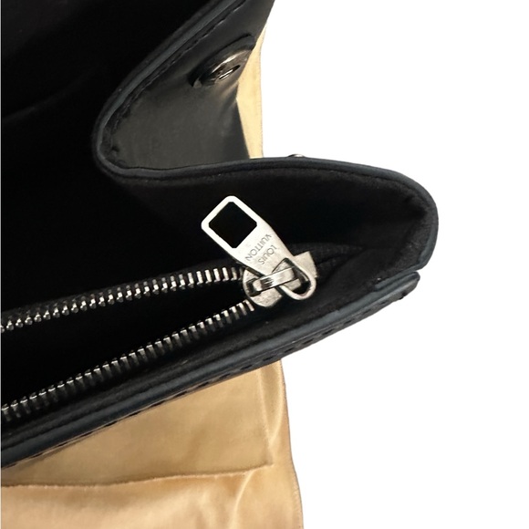 Louis Vuitton Cluny Top Handle purse - Picture 10 of 15